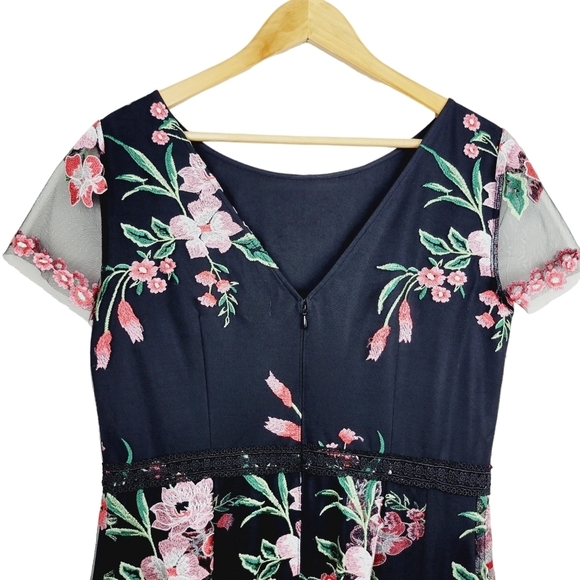 Adrianna Papell Floral Embroidered Tulle Overlay Dress Size 8 Black Lace A-Line - Picture 10 of 13